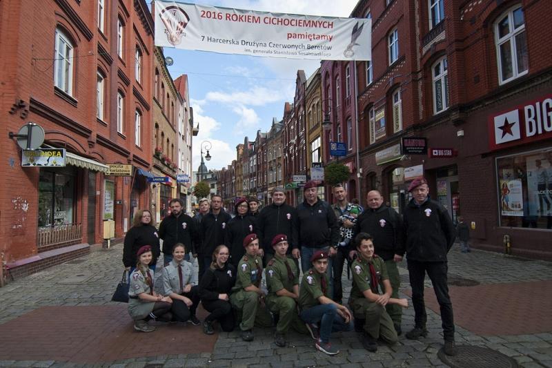 Harcerze pamiętaja o Cichociemnych