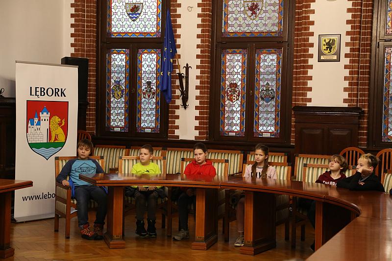 Uczniowie ze Szkoły Podstawowej nr 1 z wizytą w ratuszu