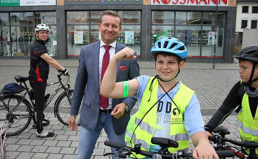 Czytaj o: Rajd pieszo-rowerowy wyruszył z placu Pokoju