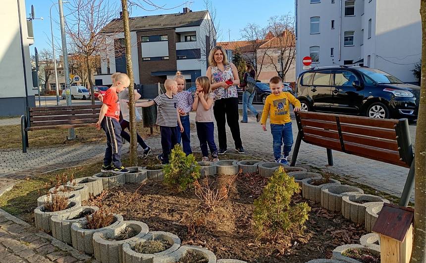 Czytaj o: Wspólne działania dzieci i seniorów wokół Bazy